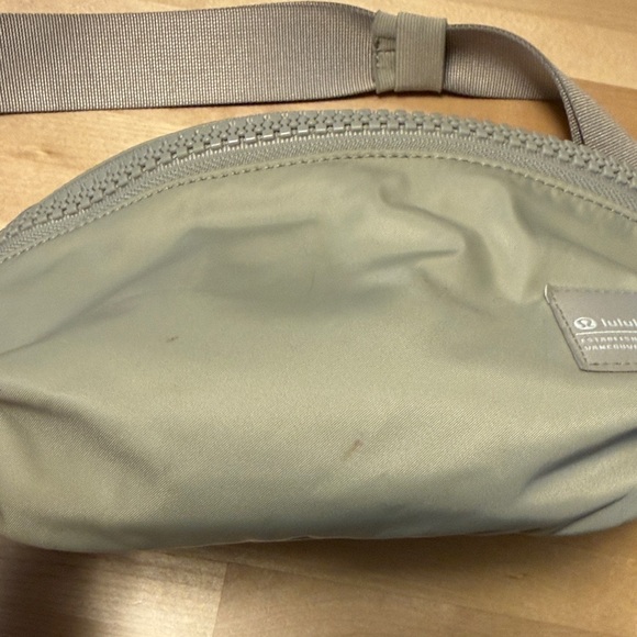 Lululemon All Day Essentials Belt Bag 2.5L 2.5 L Linen / White opal purse handle - Picture 5 of 9